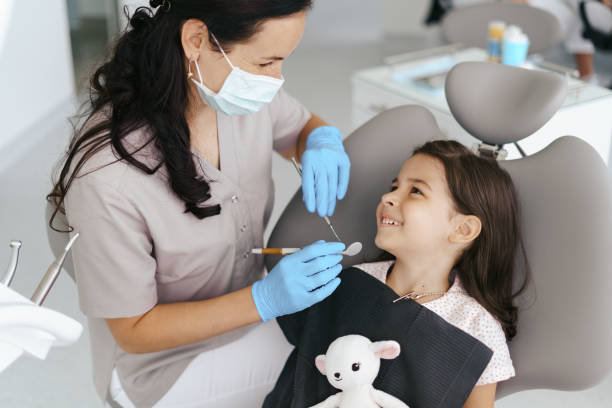 Best Wisdom Tooth Removal  in Country Knolls, NY